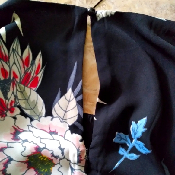 Leith Short Sleeve Floral mini dress, size Medium - Picture 5 of 8